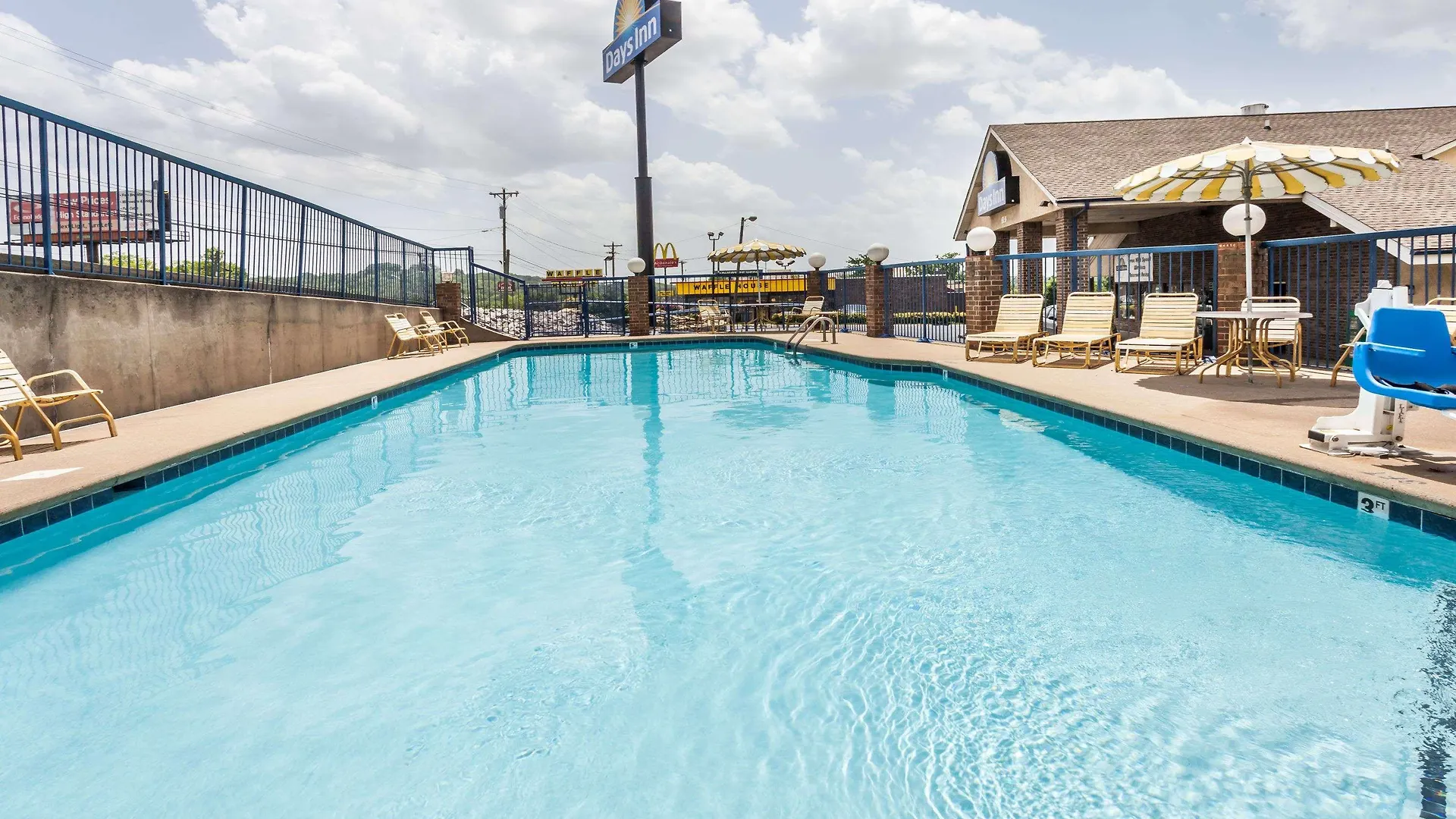 Days Inn By Wyndham Nashville N Opryland/Grand Ole Opry Motel