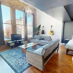 The Lofts At 107 Aparthotel