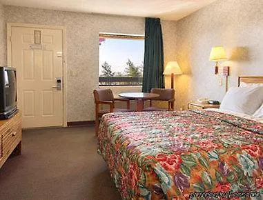 Days Inn By Wyndham Nashville N Opryland/Grand Ole Opry